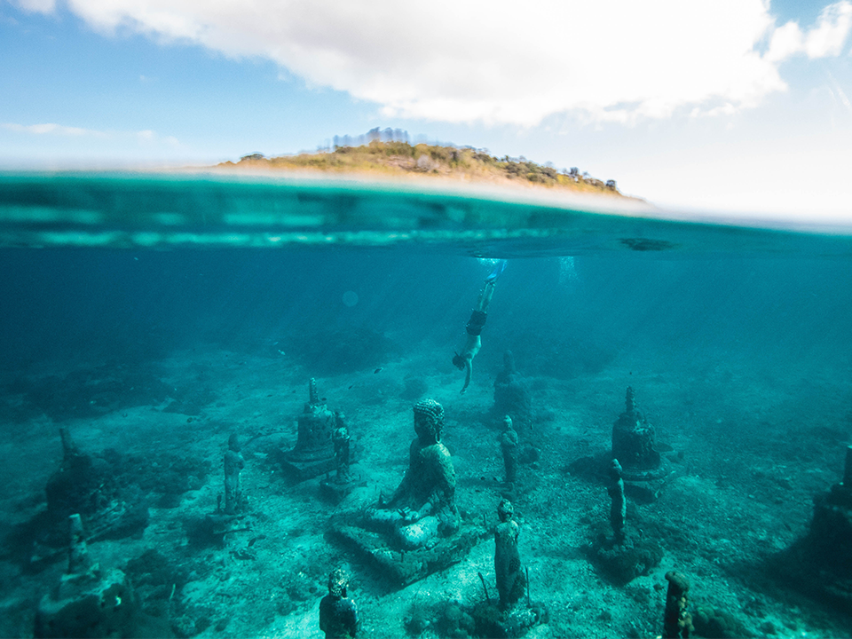 Welke baai, zee, meer of indoorzwembad mag je zeker niet overslaan? In dit artikel vind je 20 inspirerende duik- en fotolocaties.