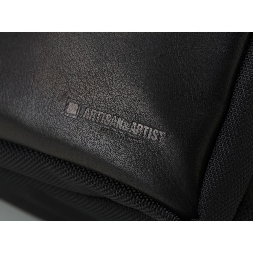 Artisan & Artist GCAM 1100 leather case black